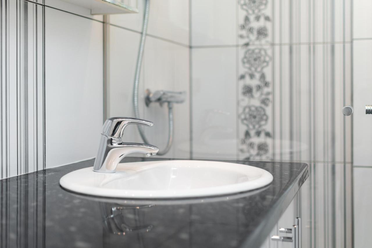 Apartament Chmielna By Your Freedom Warschau Buitenkant foto